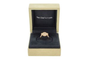 Van Cleef & Arpels Vintage Alhambra Diamonds 18ct Yellow Gold Ring Size 47 - Image 8