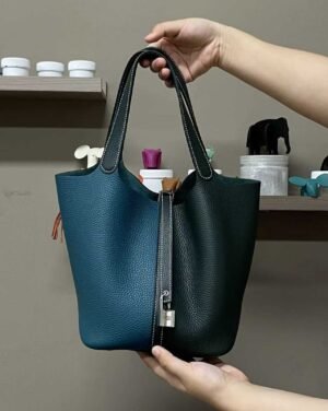 Hermès Picotin Lock 22 in a striking two-tone combination of Vert Cypres (Cypress Green) and Bleu de Bosphore (Bosphorus Green) Clemence leather - Image 4
