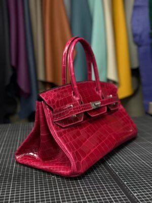 Hermès Birkin Shoulder 29 in striking Fuchsia Niloticus Crocodile with sleek silver hardware - Image 5