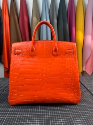 Hermès Birkin HAC 40 Multi-Pocket in iconic Feu (Hermès Orange) Niloticus Crocodile with luxurious gold hardware - Image 5