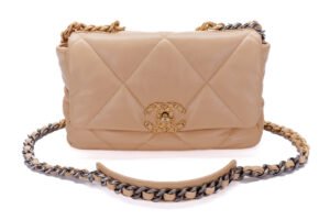 Chanel 19 Medium Beige Lambskin Two-Tone Hardware - Image 8