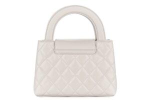 Chanel Matelasse Small Kelly Tote Light Grey Calfskin Gold Hardware - Image 4