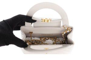 Chanel Matelasse Small Kelly Tote Light Grey Calfskin Gold Hardware - Image 7