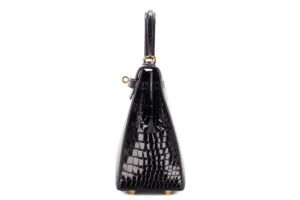 Hermès Kelly 25 Noir – Black Shiny Crocodile Porosus Sellier Gold Hardware - Image 5