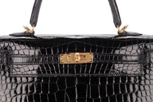 Hermès Kelly 25 Noir – Black Shiny Crocodile Porosus Sellier Gold Hardware - Image 8
