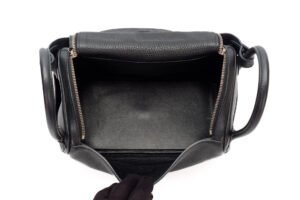 Hermès Lindy 30 Noir Clemence Palladium Hardware - Image 9