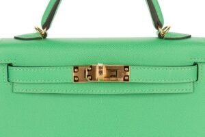 Hermès Mini Kelly Vert Comics Madame Gold Hardware - Image 7