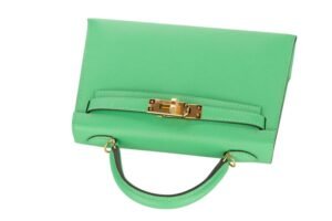 Hermès Mini Kelly Vert Comics Madame Gold Hardware - Image 8