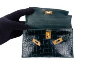 Hermès Mini Kelly Vert Cypress Shiny Alligator Gold Hardware - Image 10