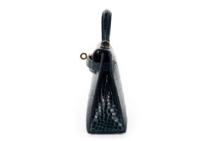 Hermès Mini Kelly Vert Cypress Shiny Alligator Gold Hardware - Image 5